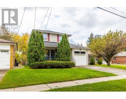 29 DOVERWOOD COURT, Toronto, Ontario