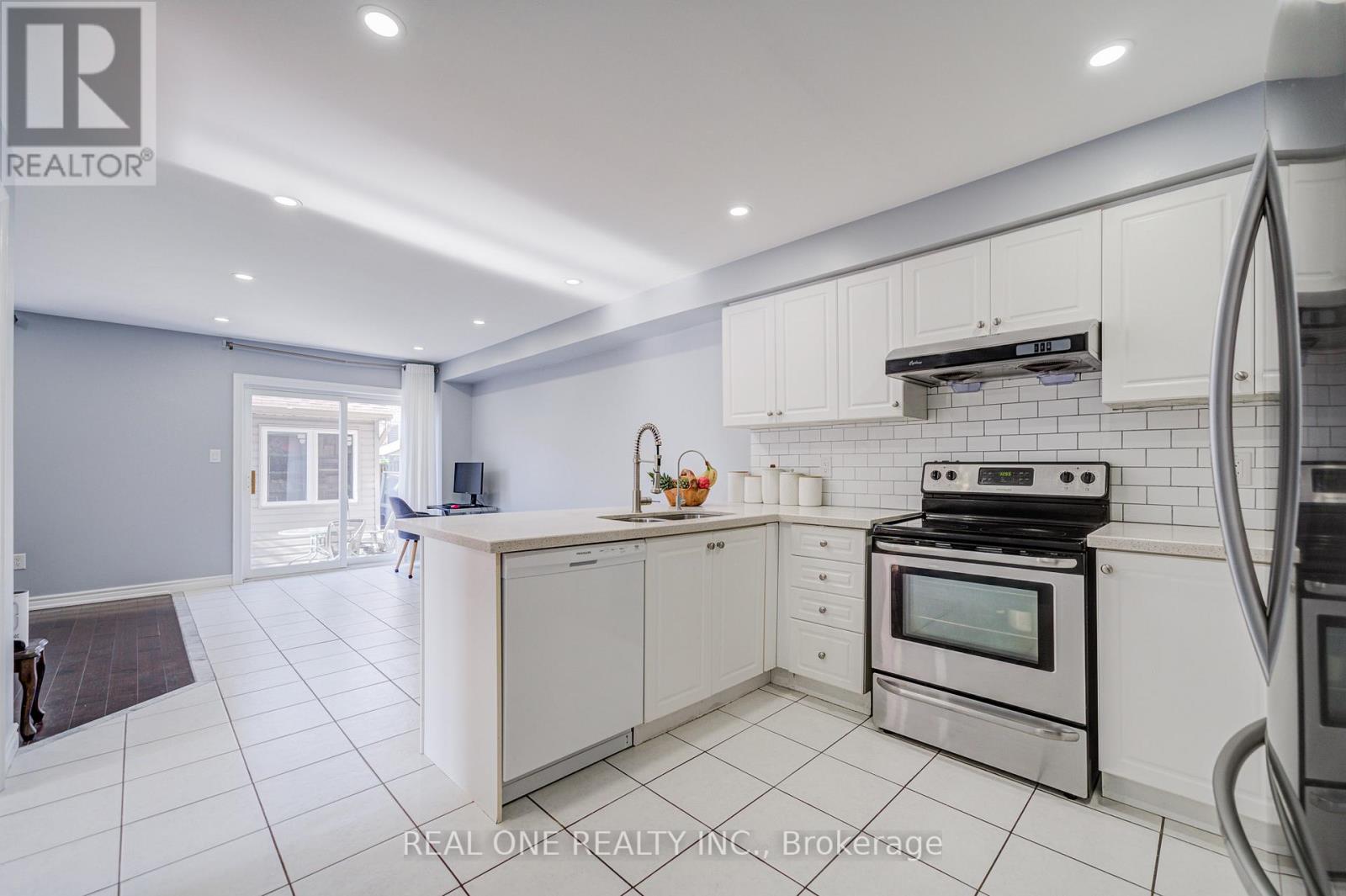 118 Shepton Way, Toronto, Ontario  M1V 5N5 - Photo 15 - E12484819