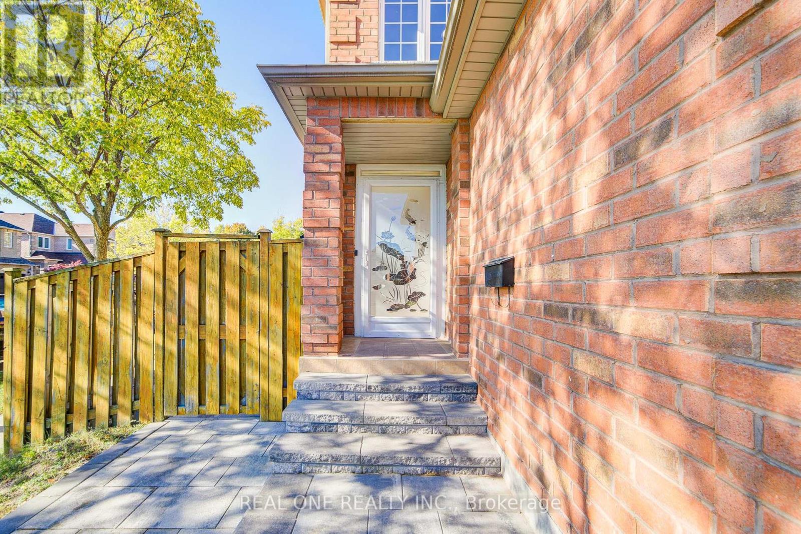 118 Shepton Way, Toronto, Ontario  M1V 5N5 - Photo 3 - E12484819
