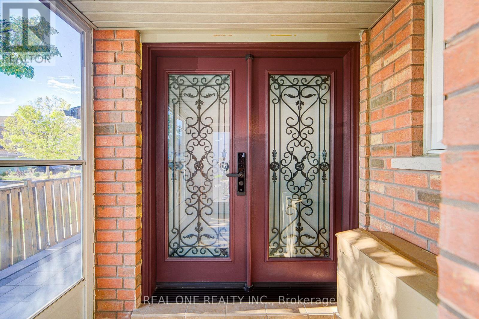 118 Shepton Way, Toronto, Ontario  M1V 5N5 - Photo 4 - E12484819