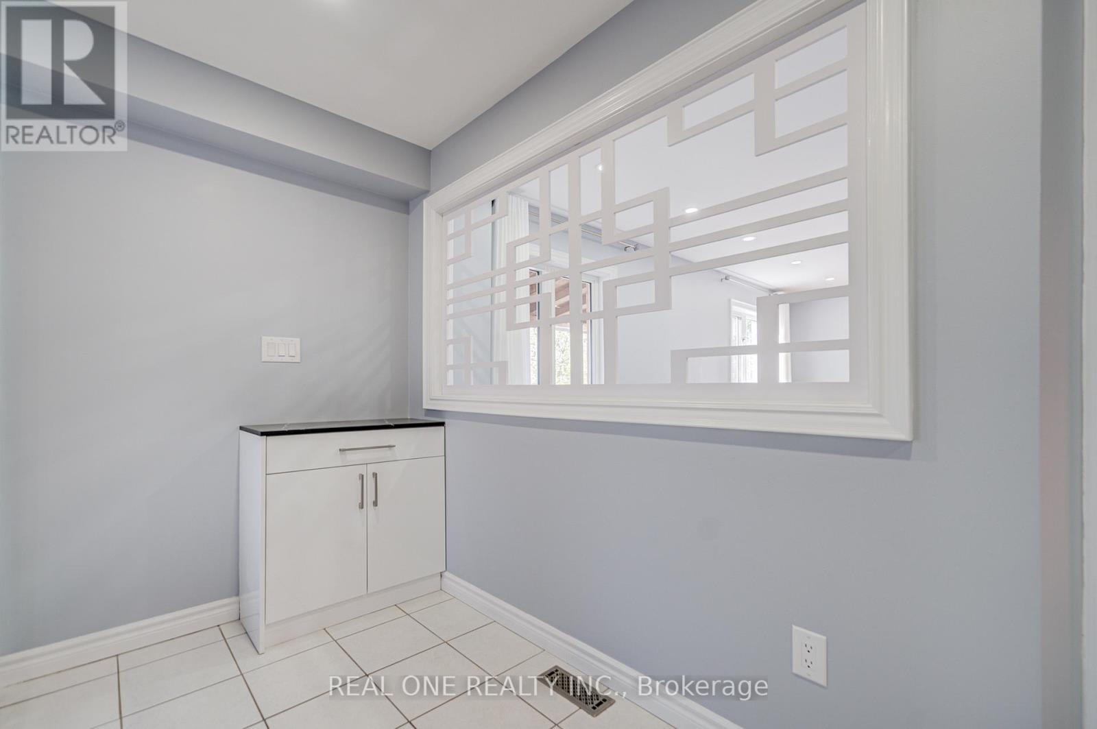 118 Shepton Way, Toronto, Ontario  M1V 5N5 - Photo 6 - E12484819