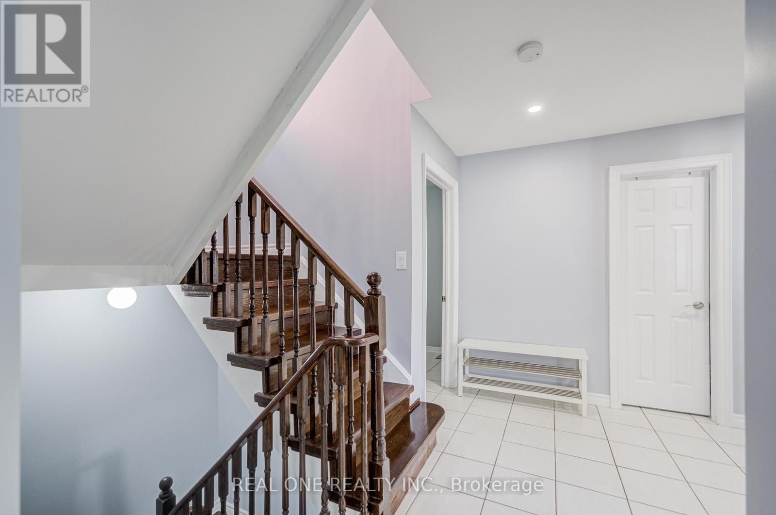 118 Shepton Way, Toronto, Ontario  M1V 5N5 - Photo 9 - E12484819