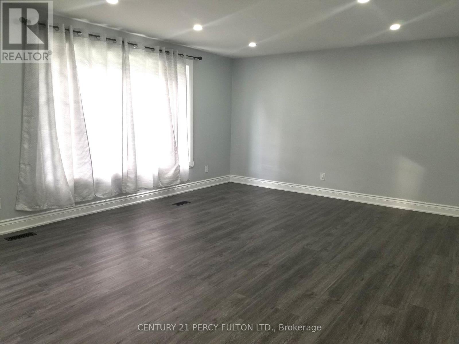 1033 Centre Street N, Whitby, Ontario  L1N 4V4 - Photo 2 - E12484823