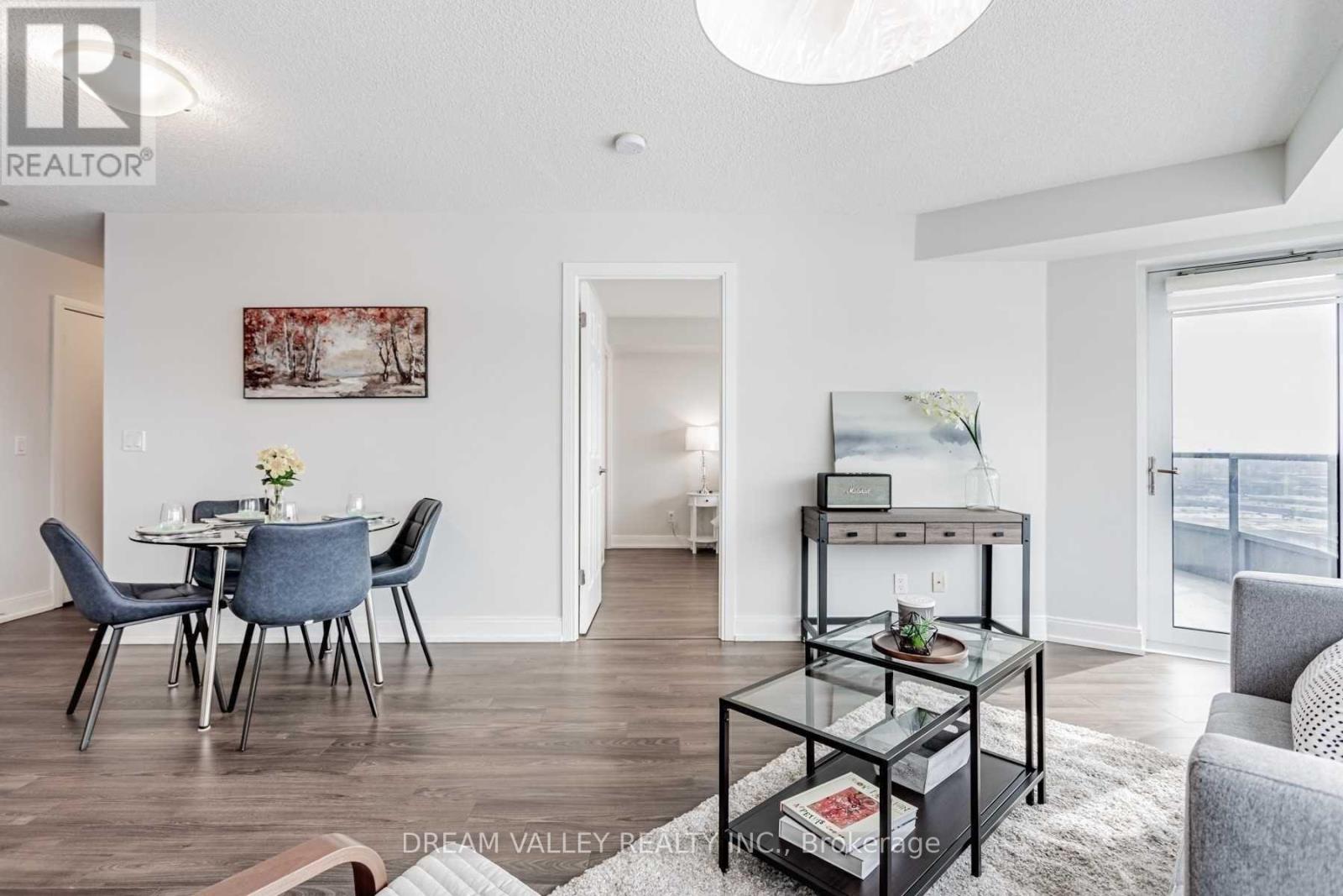 1304 - 125 Village Green Square, Toronto, Ontario  M1S 0G3 - Photo 13 - E12484829