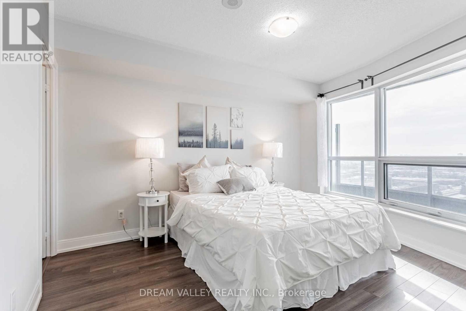 1304 - 125 Village Green Square, Toronto, Ontario  M1S 0G3 - Photo 15 - E12484829