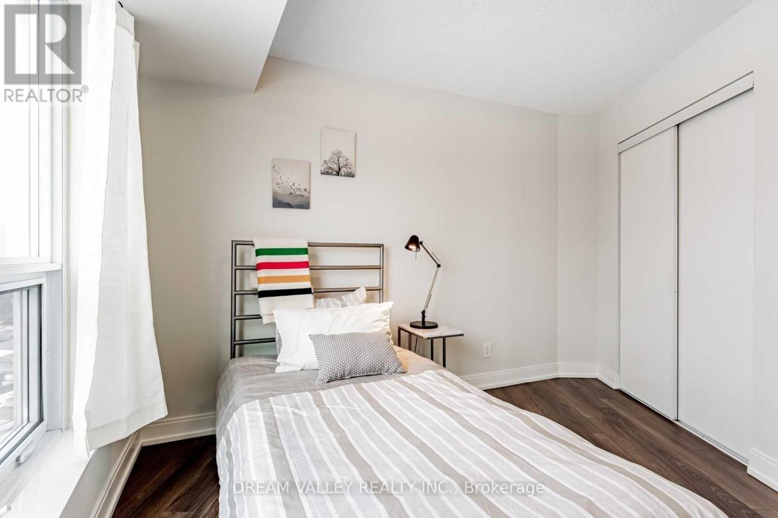 1304 - 125 Village Green Square, Toronto, Ontario  M1S 0G3 - Photo 20 - E12484829