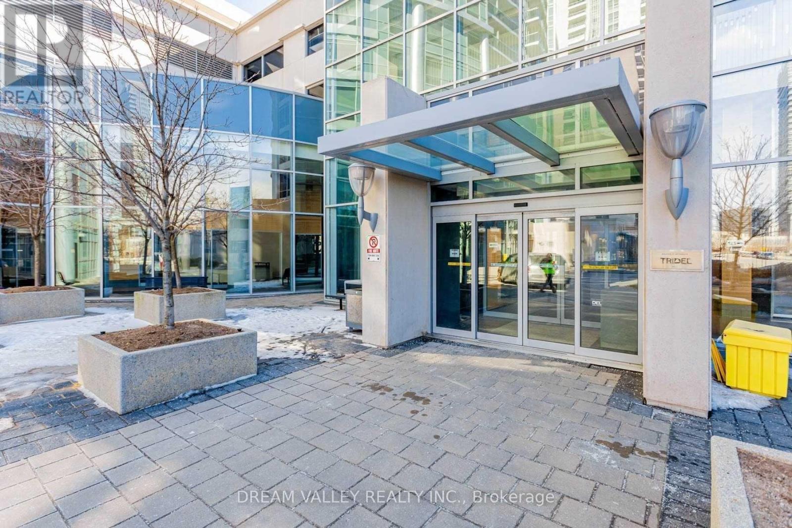 1304 - 125 Village Green Square, Toronto, Ontario  M1S 0G3 - Photo 3 - E12484829