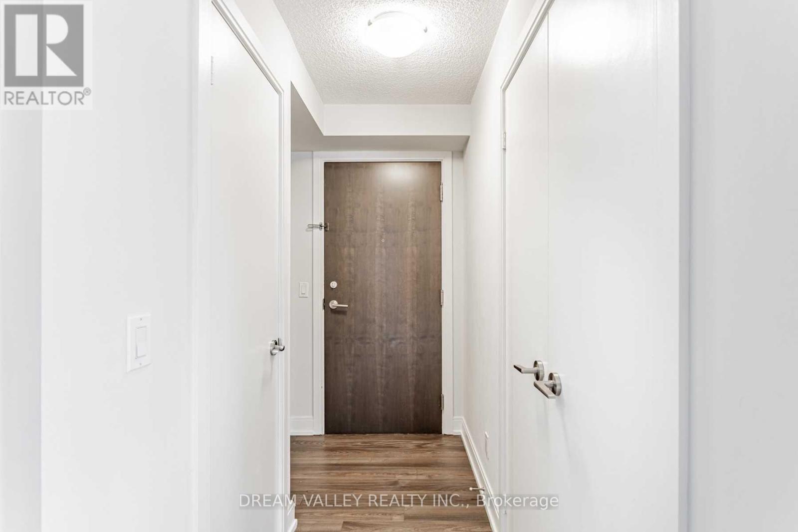 1304 - 125 Village Green Square, Toronto, Ontario  M1S 0G3 - Photo 4 - E12484829