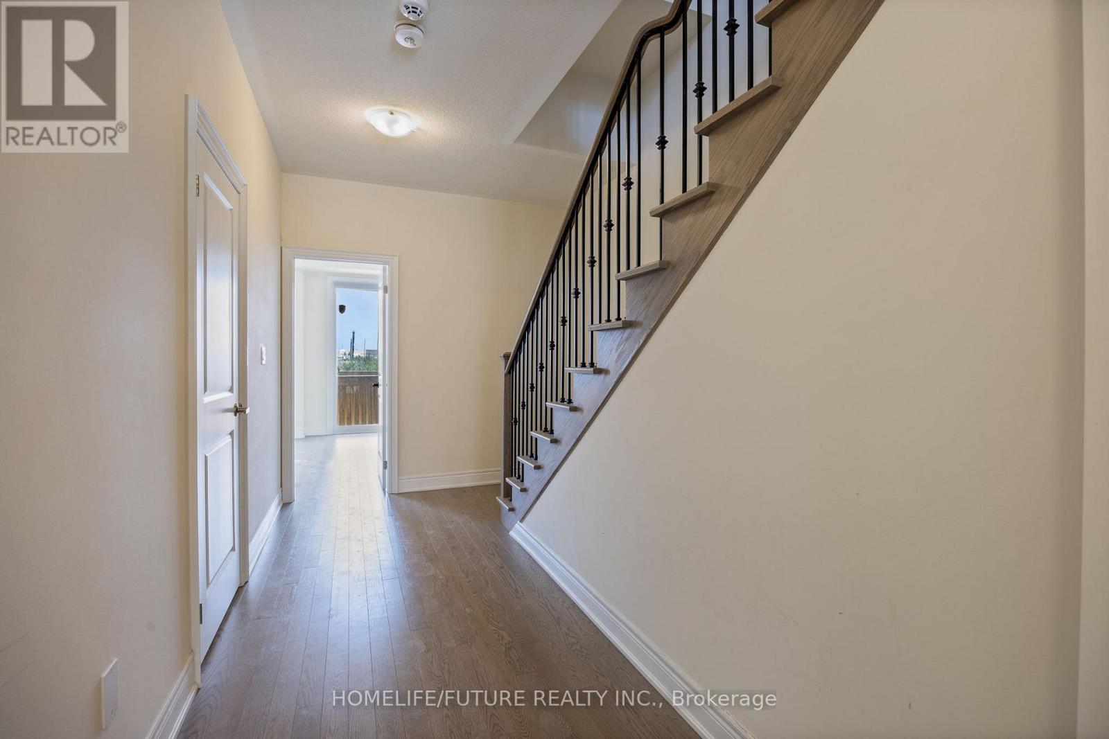 38 Andress Way, Markham, Ontario  L3S 0E9 - Photo 12 - N12484840