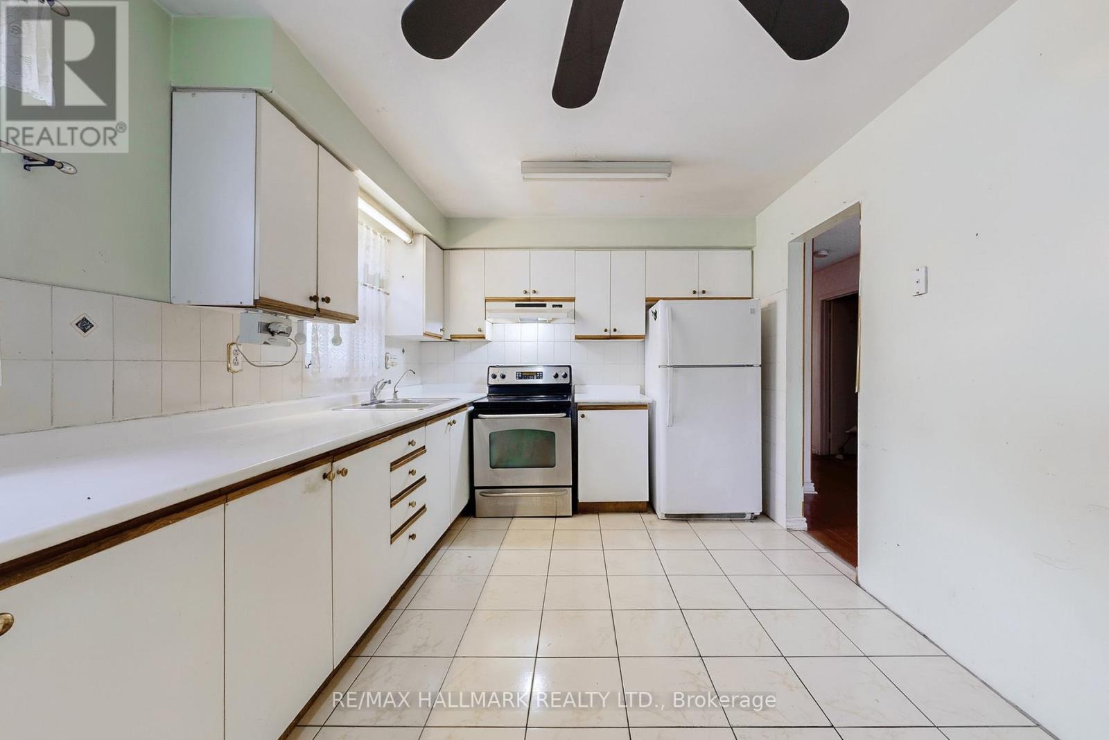 34 Yucatan Road, Toronto, Ontario  M2H 2K8 - Photo 9 - C12484857