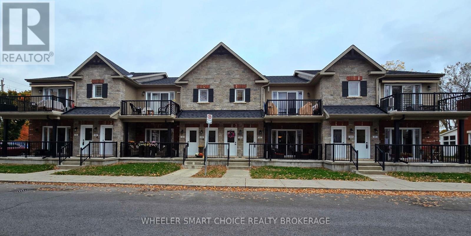 125a - 125a Third Street W, Cornwall, Ontario  K6J 1B8 - Photo 1 - X12484865