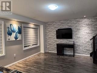 8 Vanhorne Close, Brampton, Ontario  L7A 0X7 - Photo 2 - W12484836