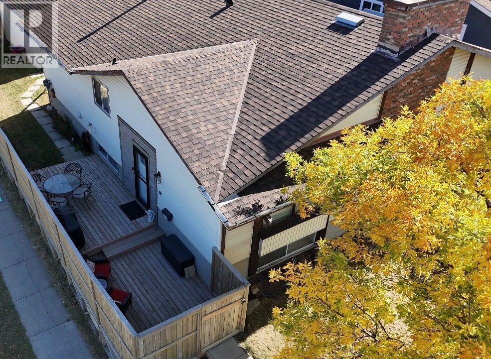 8432 Berkley Road Nw, Calgary, Alberta  T3K 1B4 - Photo 2 - A2260578