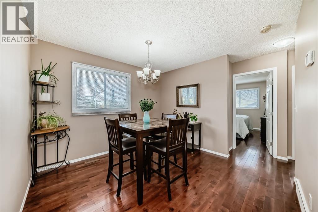 8432 Berkley Road Nw, Calgary, Alberta  T3K 1B4 - Photo 9 - A2260578