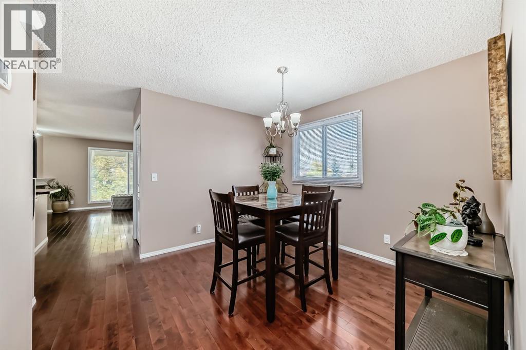 8432 Berkley Road Nw, Calgary, Alberta  T3K 1B4 - Photo 10 - A2260578