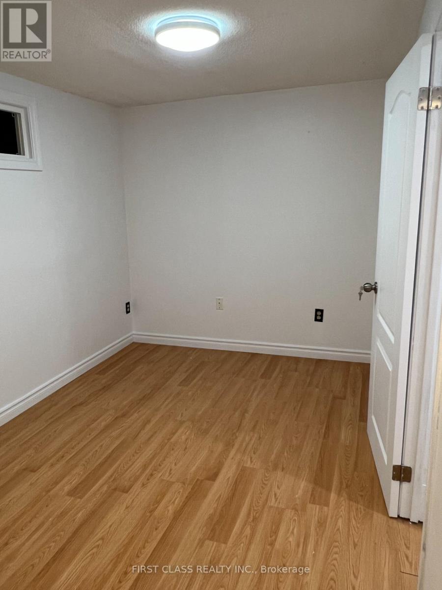 Lower - 51 Chase Court, Markham, Ontario  L3S 1V6 - Photo 10 - N12484861