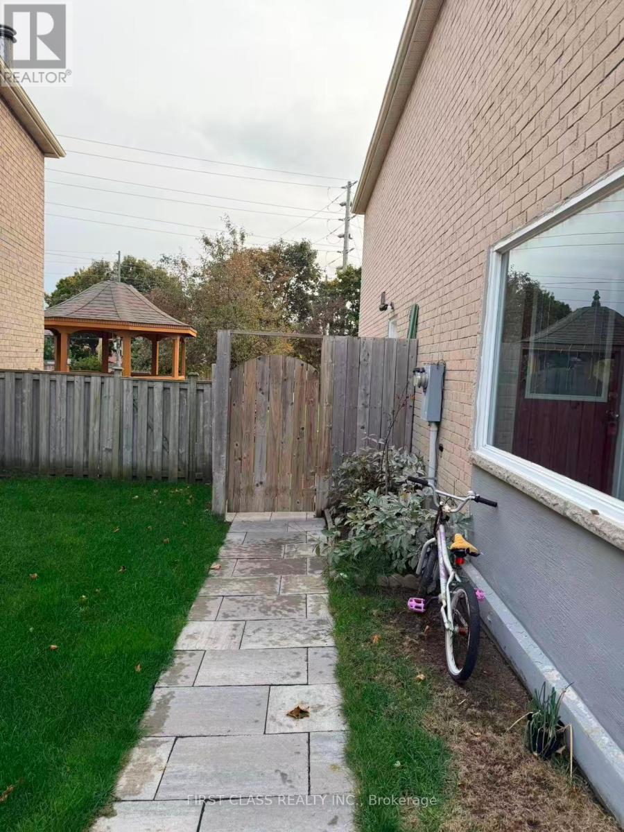 Lower - 51 Chase Court, Markham, Ontario  L3S 1V6 - Photo 2 - N12484861