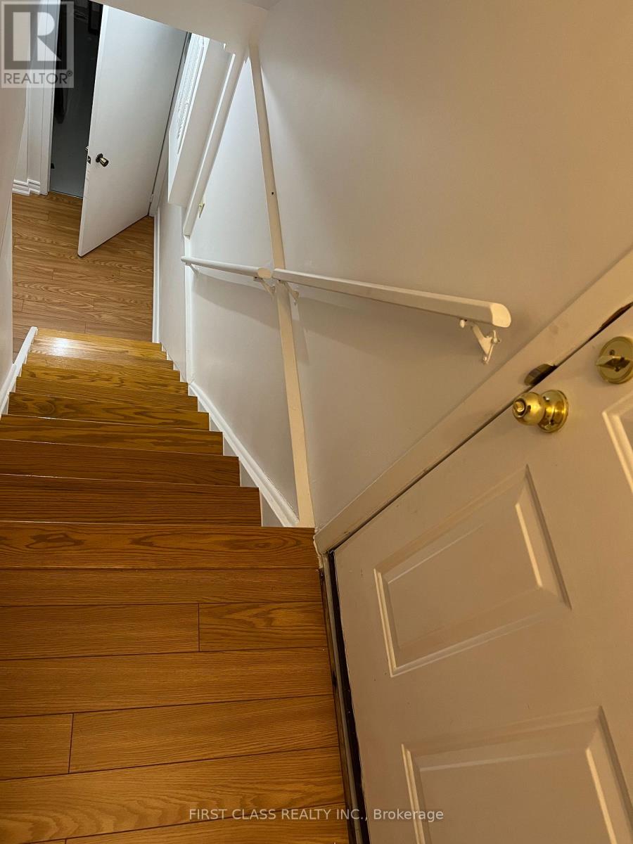Lower - 51 Chase Court, Markham, Ontario  L3S 1V6 - Photo 4 - N12484861