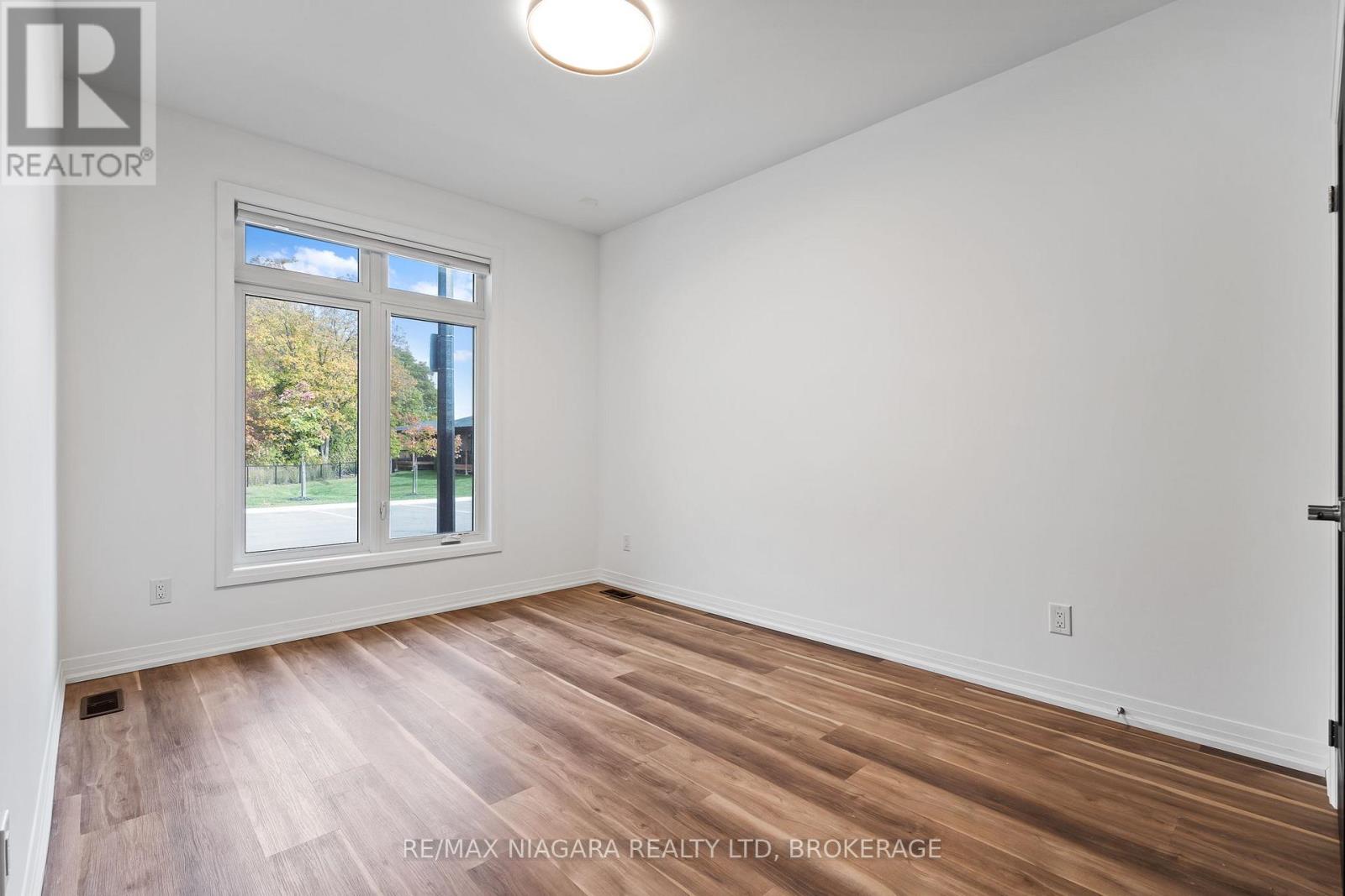 11 - 300 Richmond Street, Thorold, Ontario  L2V 0L6 - Photo 18 - X12484880