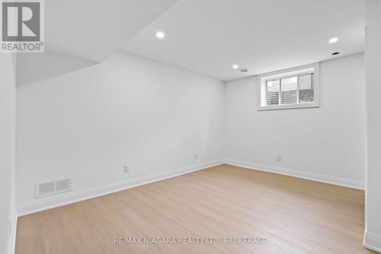 11 - 300 Richmond Street, Thorold, Ontario  L2V 0L6 - Photo 21 - X12484880