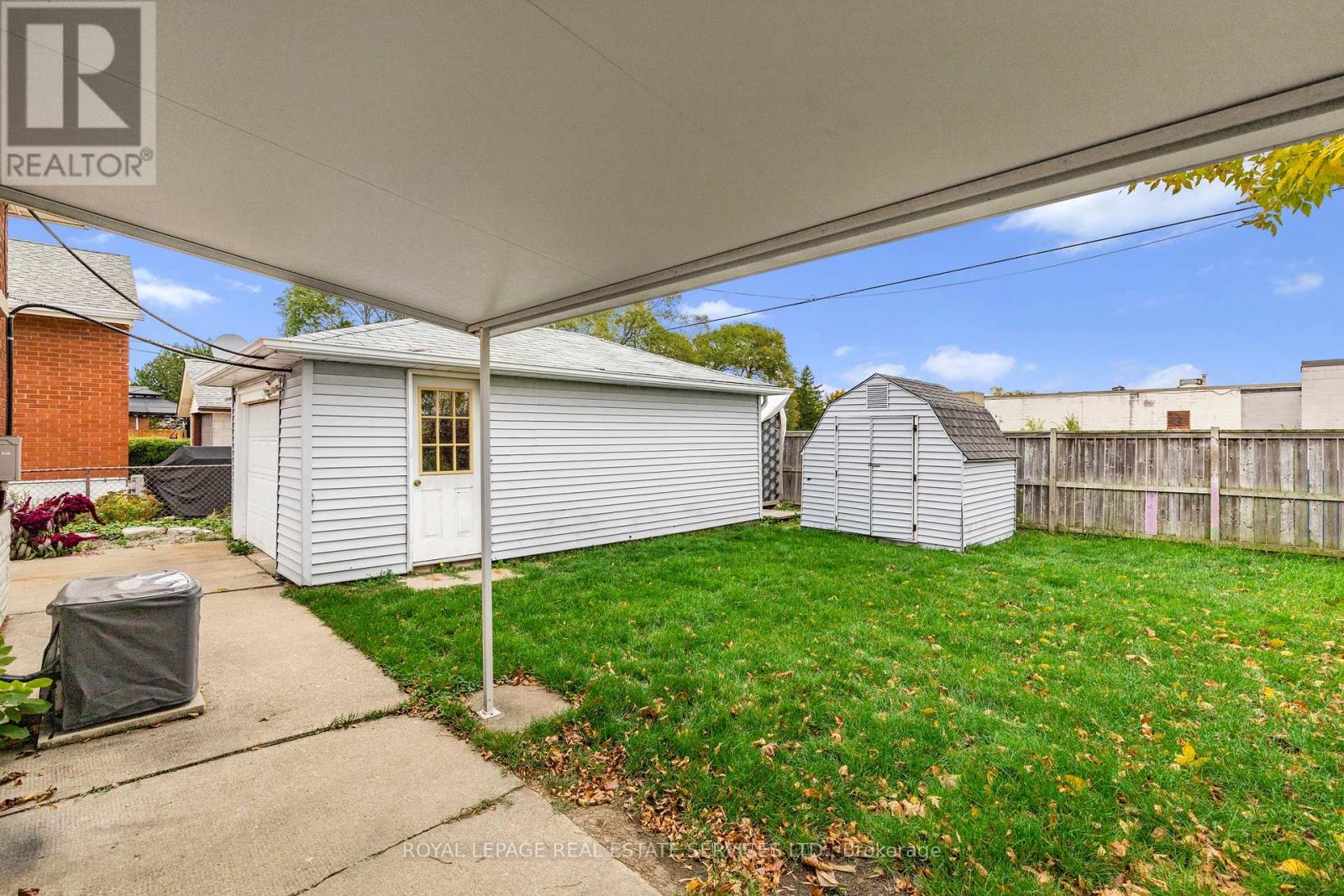 559 East 27th Street, Hamilton, Ontario  L8V 3H4 - Photo 34 - X12484844