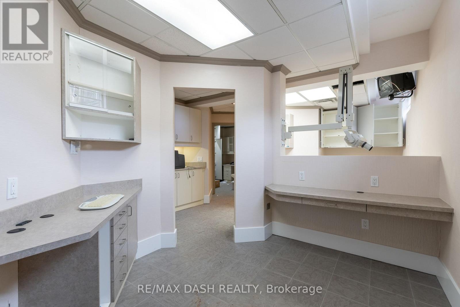8 Abitibi Avenue, Toronto, Ontario  M2M 2V1 - Photo 5 - C12484882