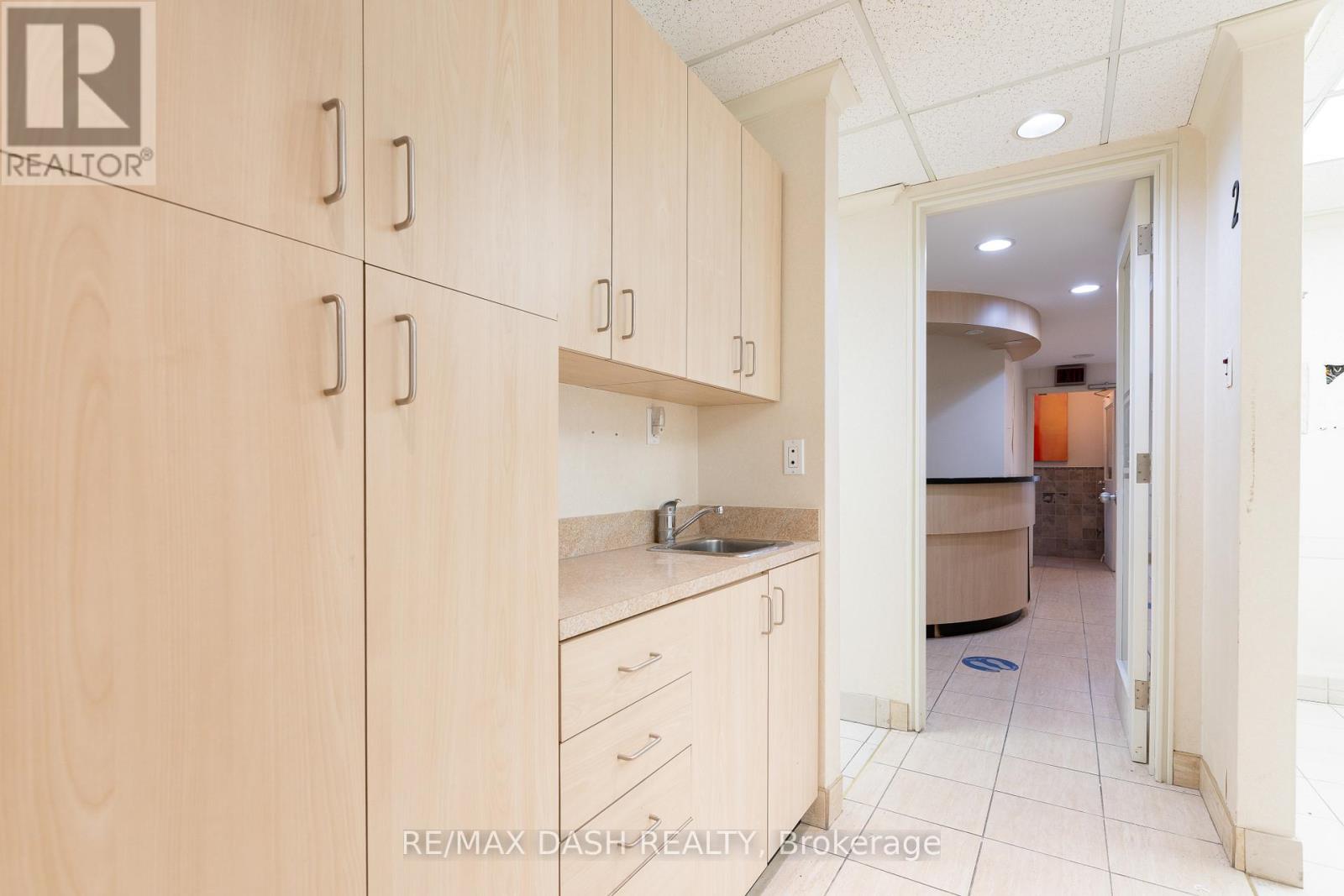 8 Abitibi Avenue, Toronto, Ontario  M2M 2V1 - Photo 9 - C12484882