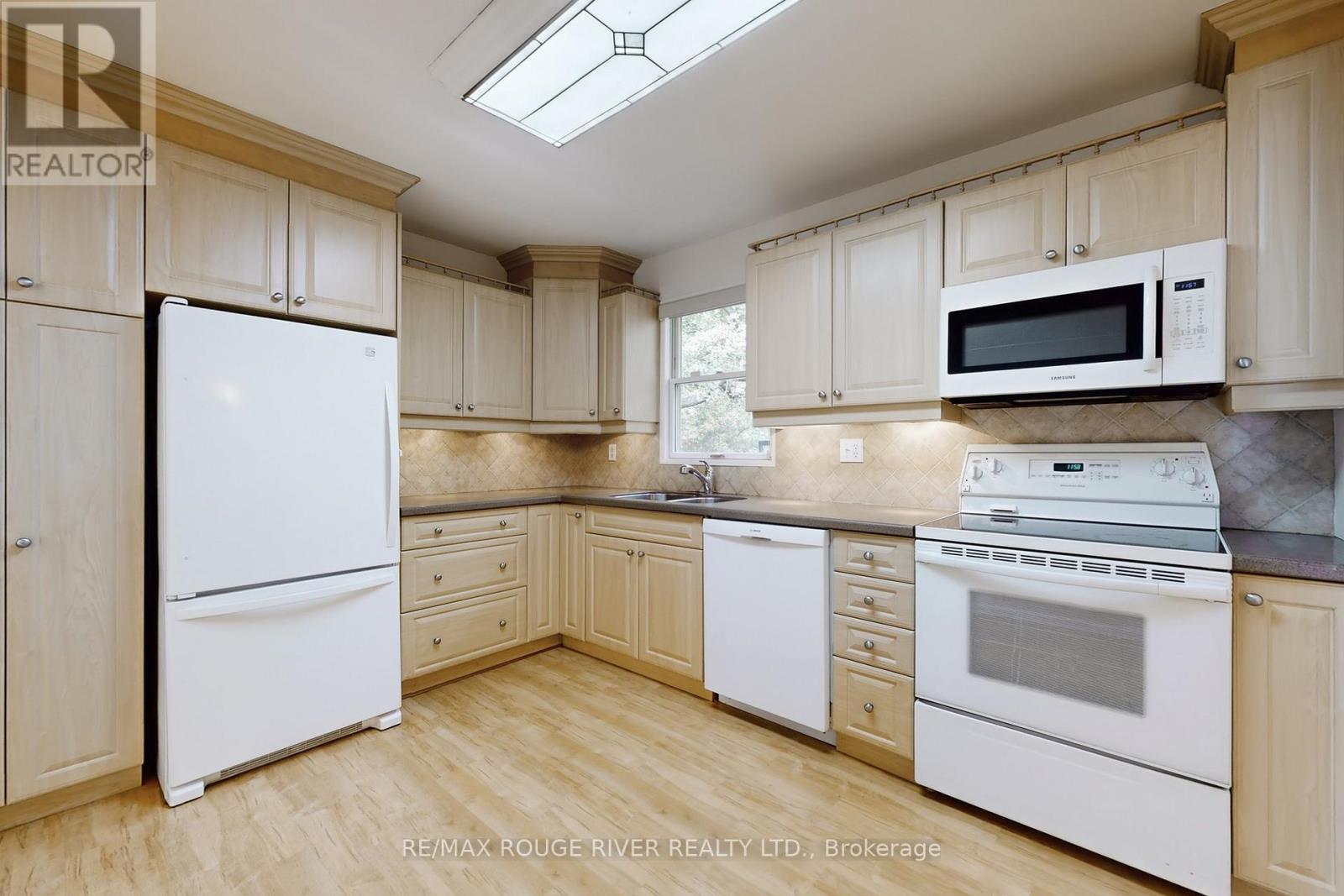 124 Aspenwood Drive, Toronto, Ontario  M2H 2G1 - Photo 10 - C12484884