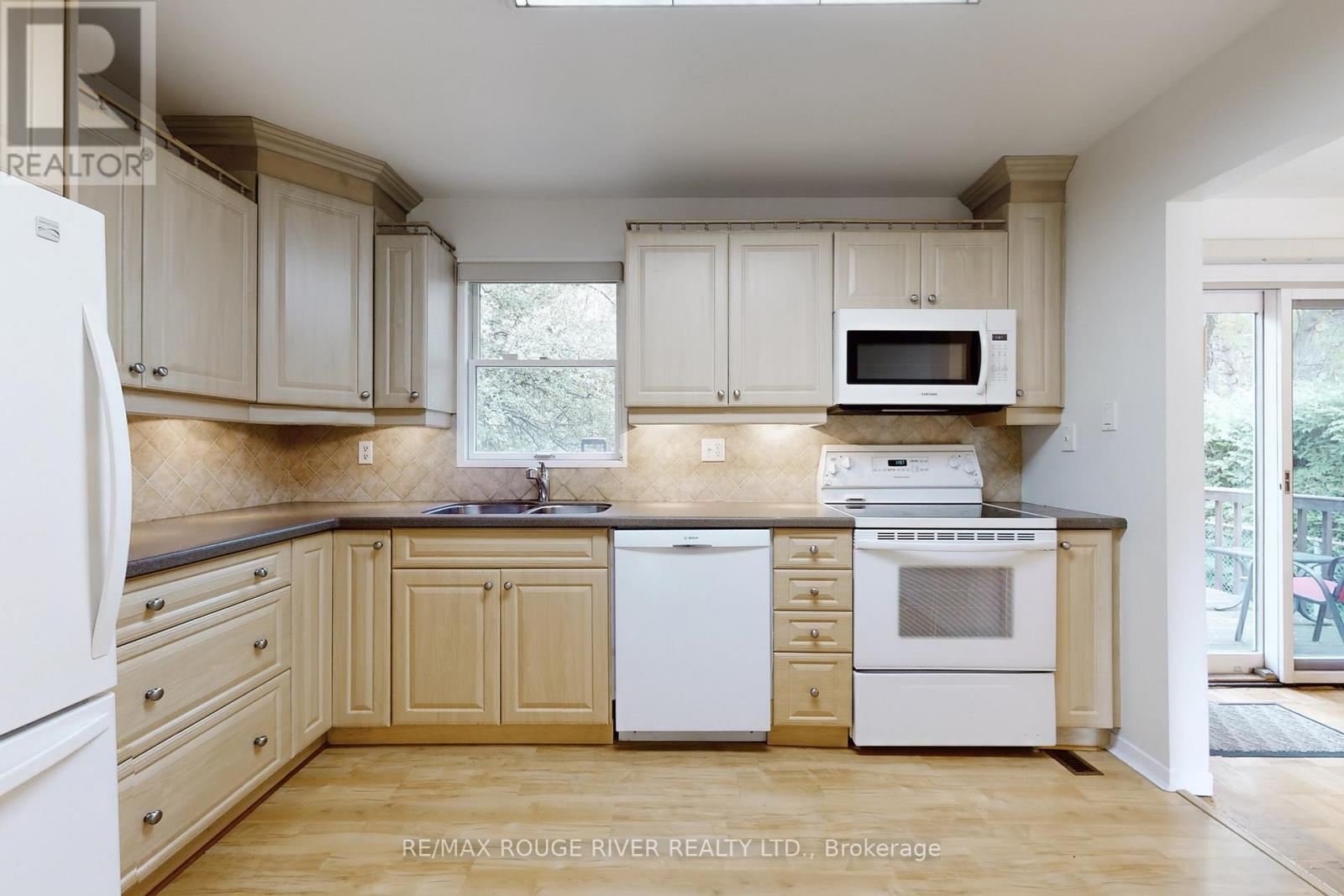 124 Aspenwood Drive, Toronto, Ontario  M2H 2G1 - Photo 9 - C12484884