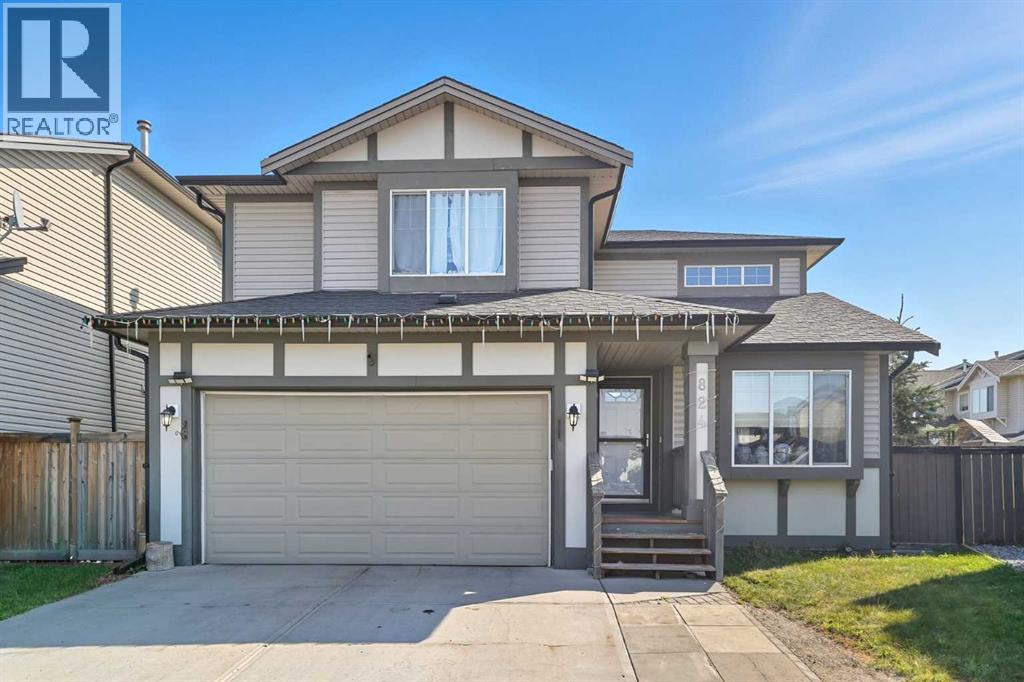 824 Luxstone Square Sw, Airdrie, Alberta  T4B 3L3 - Photo 1 - A2265001