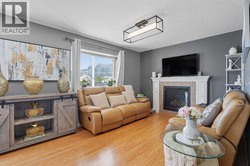 824 Luxstone Square Sw, Airdrie, Alberta  T4B 3L3 - Photo 6 - A2265001