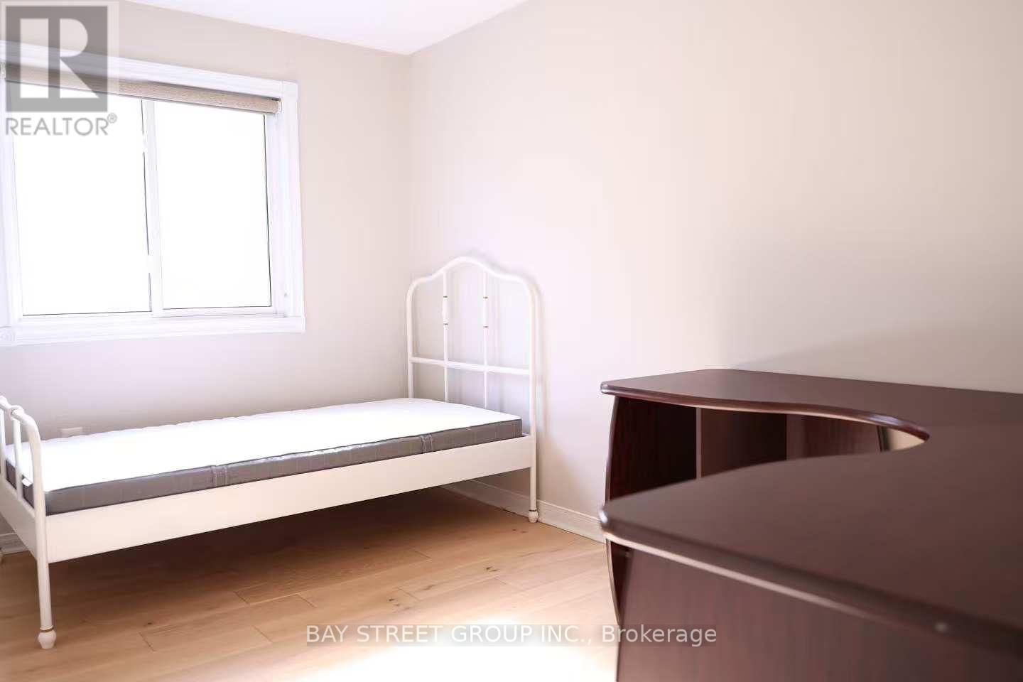 46 Gilmore Crescent, Vaughan, Ontario  L4J 3A1 - Photo 5 - N12484881