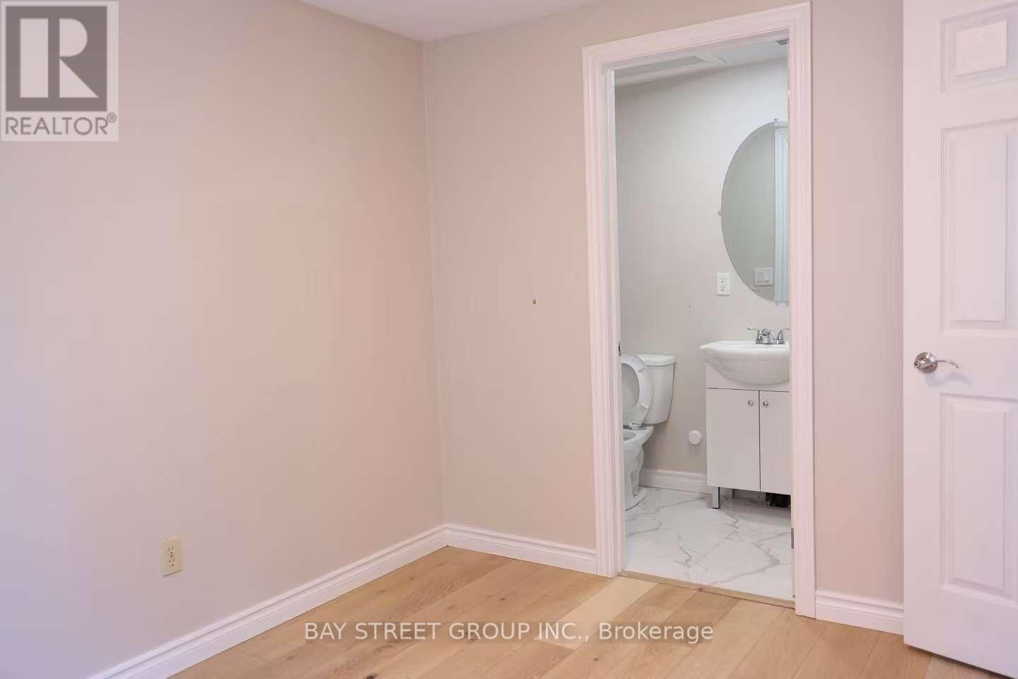 46 Gilmore Crescent, Vaughan, Ontario  L4J 3A1 - Photo 9 - N12484881