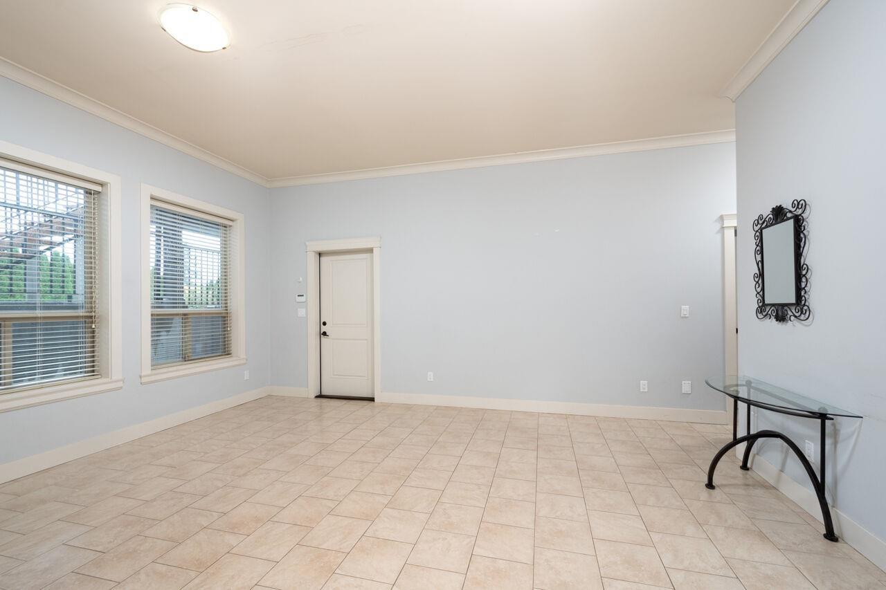 Lower 17551 Abbey Drive, Surrey, British Columbia  V4N 4H2 - Photo 4 - R3062381