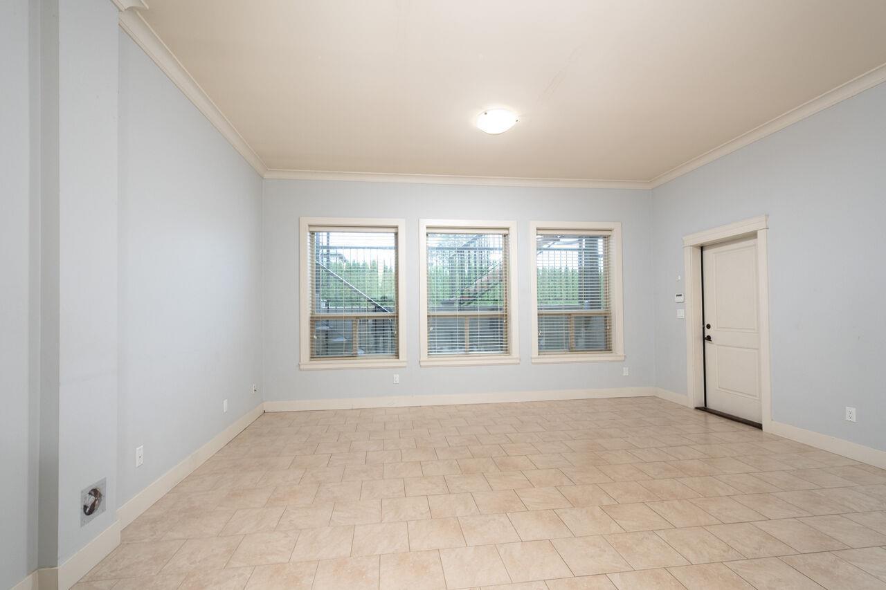 Lower 17551 Abbey Drive, Surrey, British Columbia  V4N 4H2 - Photo 5 - R3062381