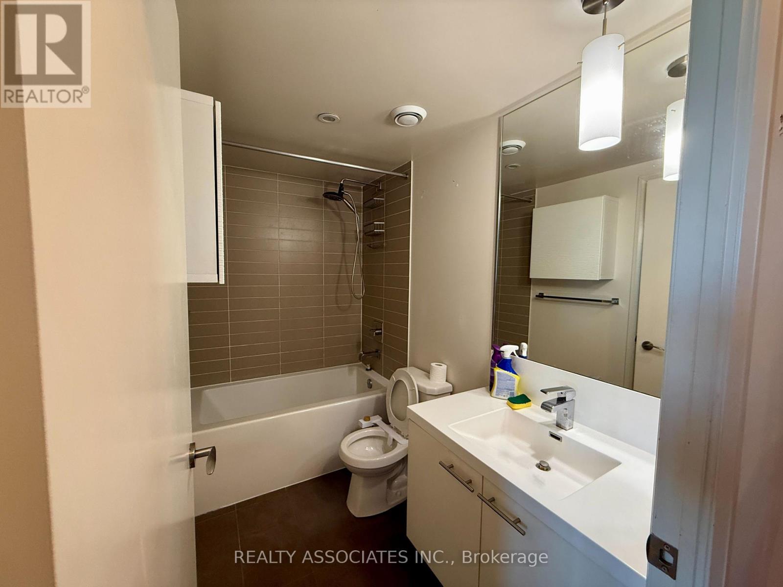 2501 - 5 Valhalla Inn Road, Toronto, Ontario  M9B 0B1 - Photo 11 - W12484872