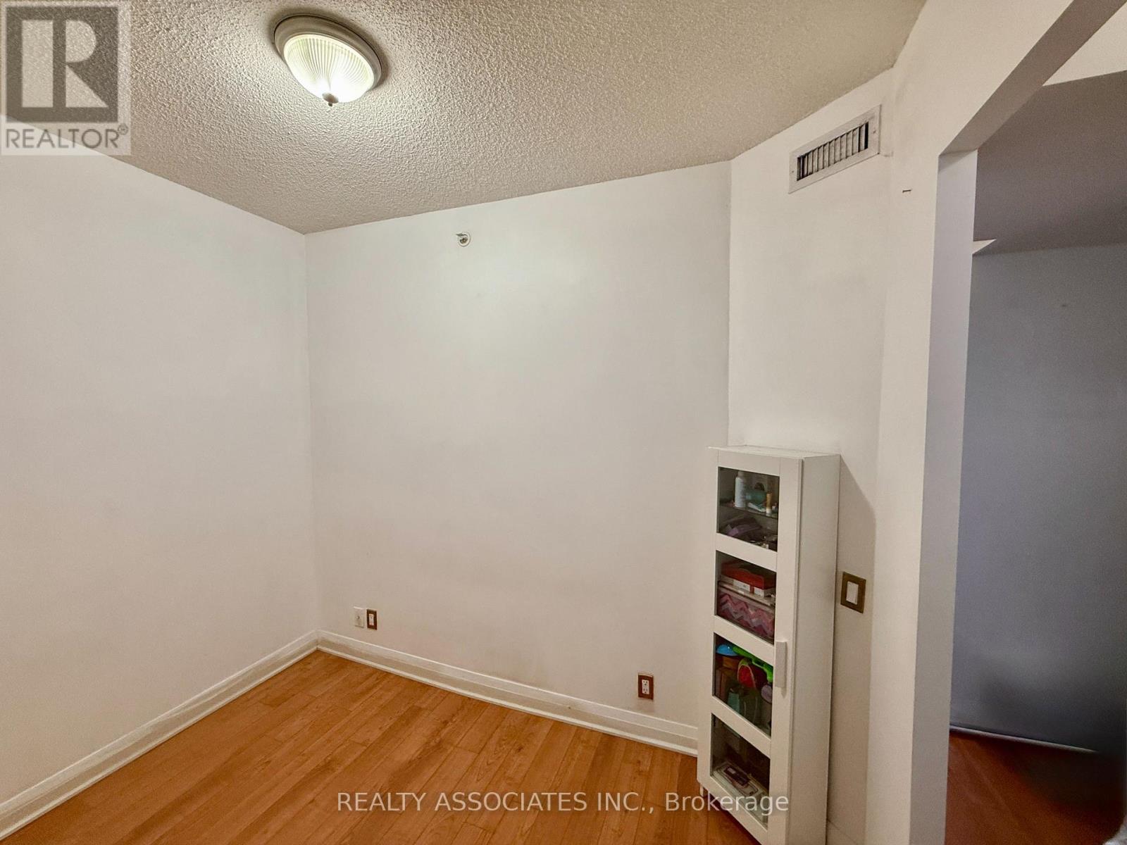 2501 - 5 Valhalla Inn Road, Toronto, Ontario  M9B 0B1 - Photo 14 - W12484872