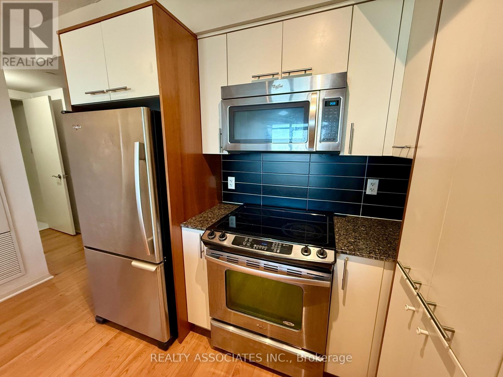 2501 - 5 Valhalla Inn Road, Toronto, Ontario  M9B 0B1 - Photo 6 - W12484872