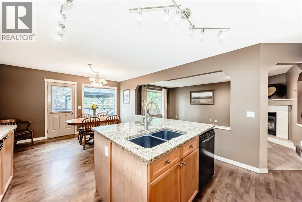 343 Oakmere Way, Chestermere, Alberta  T1X 1N3 - Photo 6 - A2252939