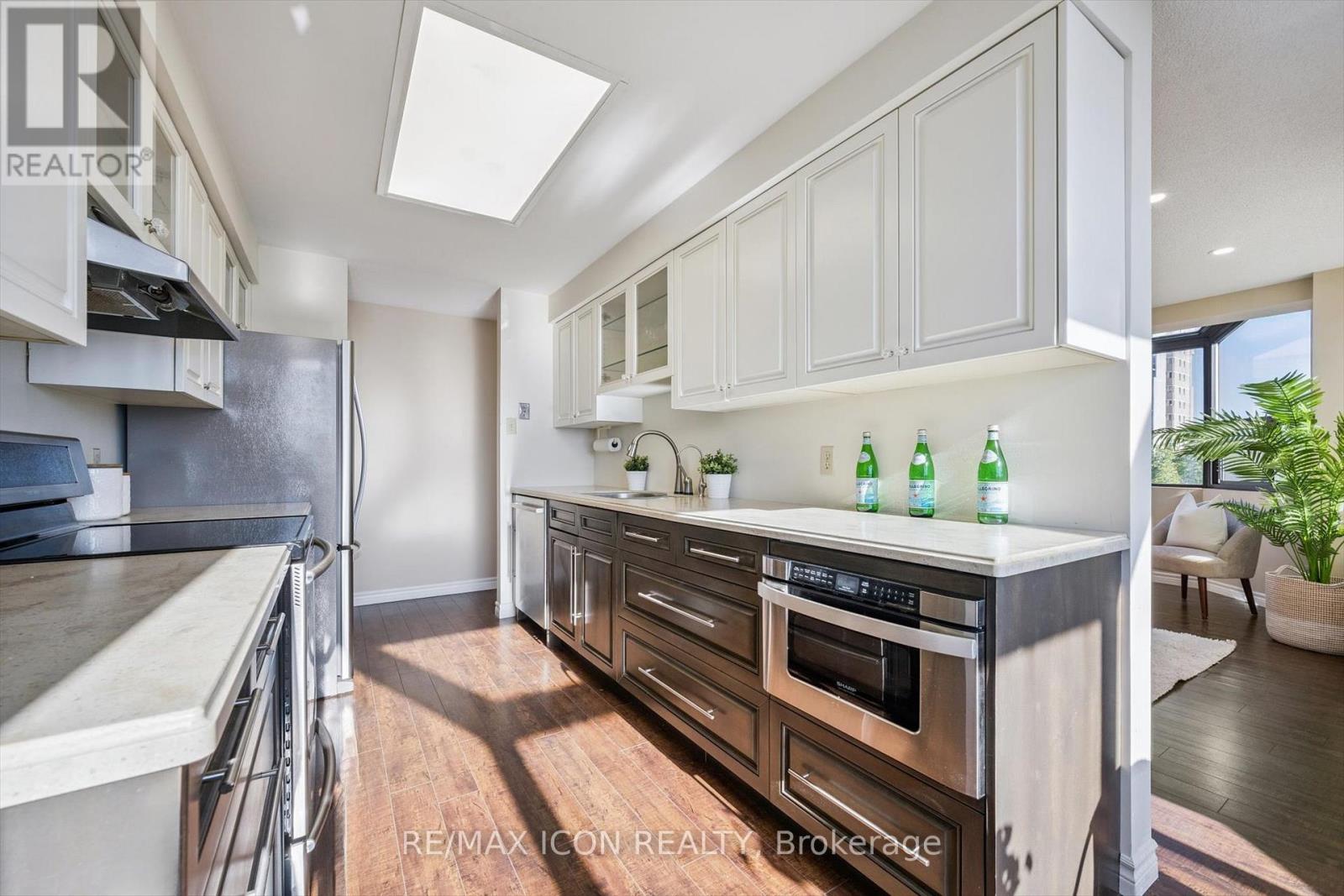 610 - 20 Ellen Street E, Kitchener, Ontario  N2H 6R7 - Photo 12 - X12484877