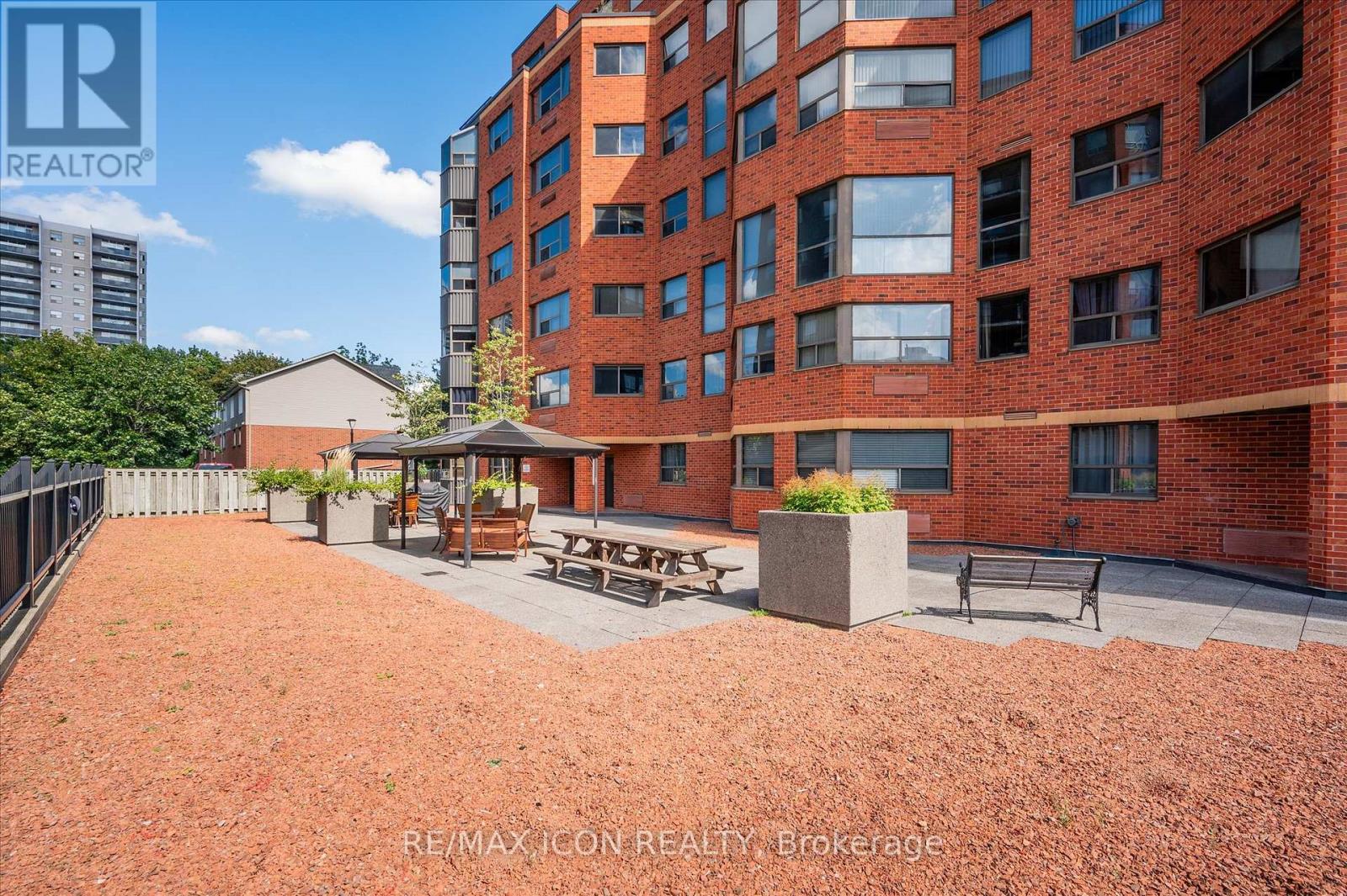 610 - 20 Ellen Street E, Kitchener, Ontario  N2H 6R7 - Photo 29 - X12484877