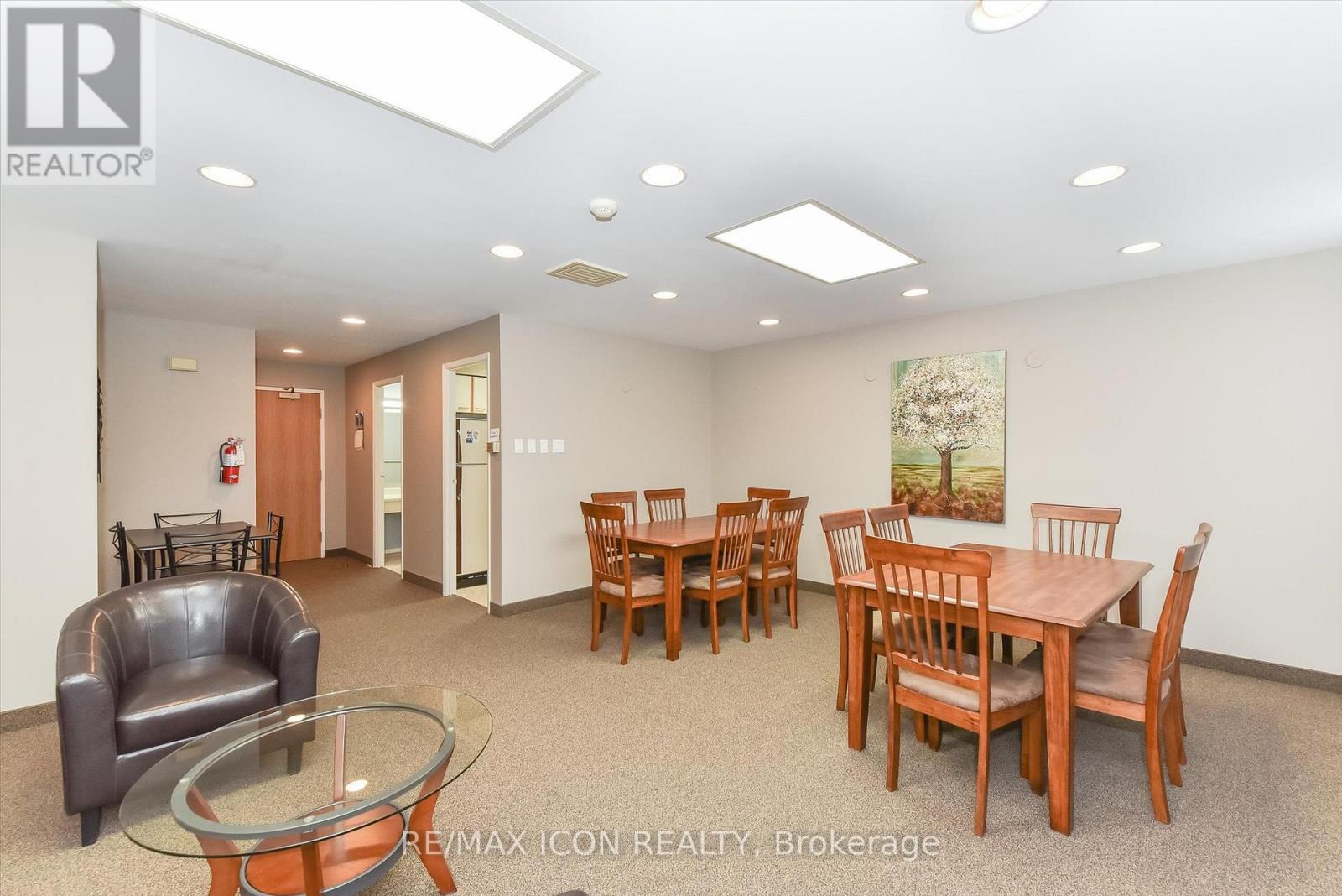 610 - 20 Ellen Street E, Kitchener, Ontario  N2H 6R7 - Photo 34 - X12484877