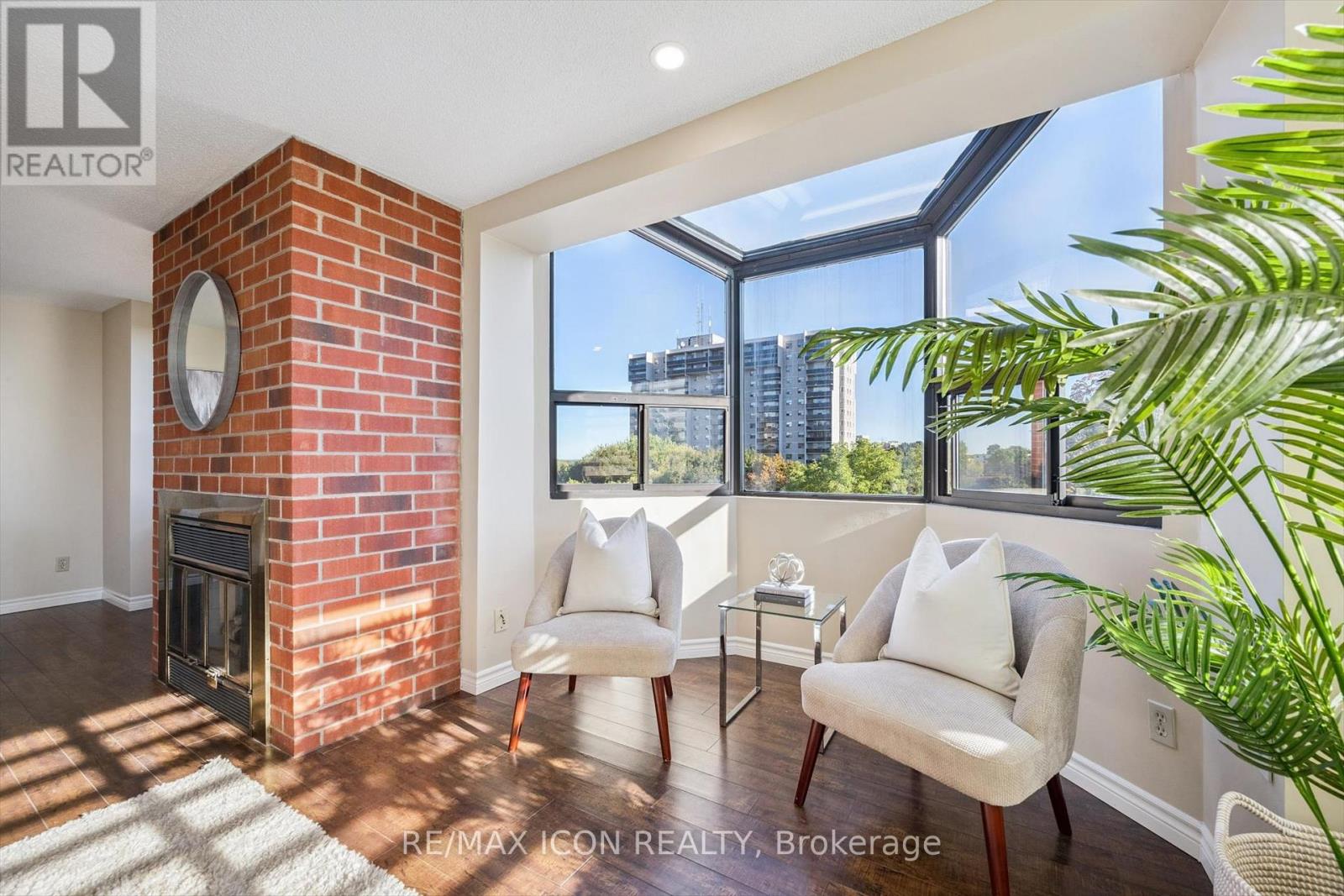 610 - 20 Ellen Street E, Kitchener, Ontario  N2H 6R7 - Photo 5 - X12484877