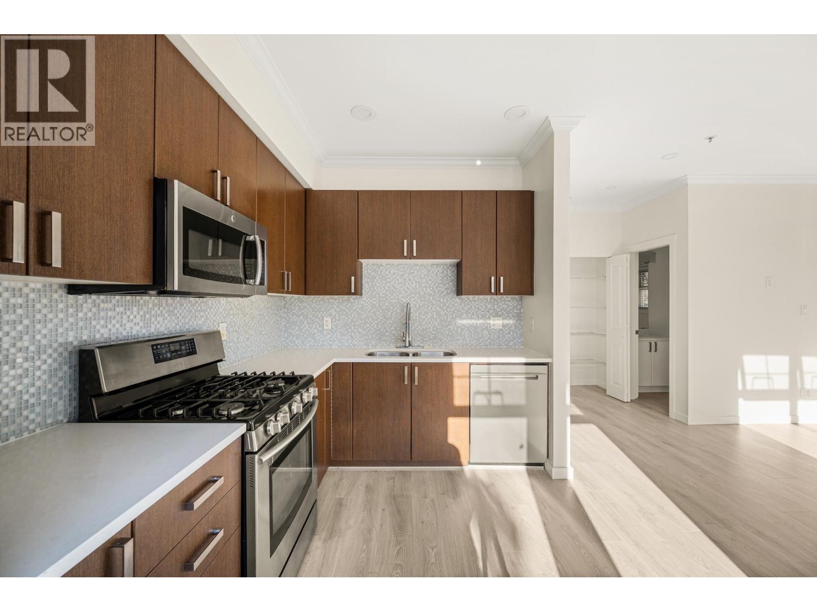 32 1111 EWEN AVENUE, New Westminster, British Columbia
