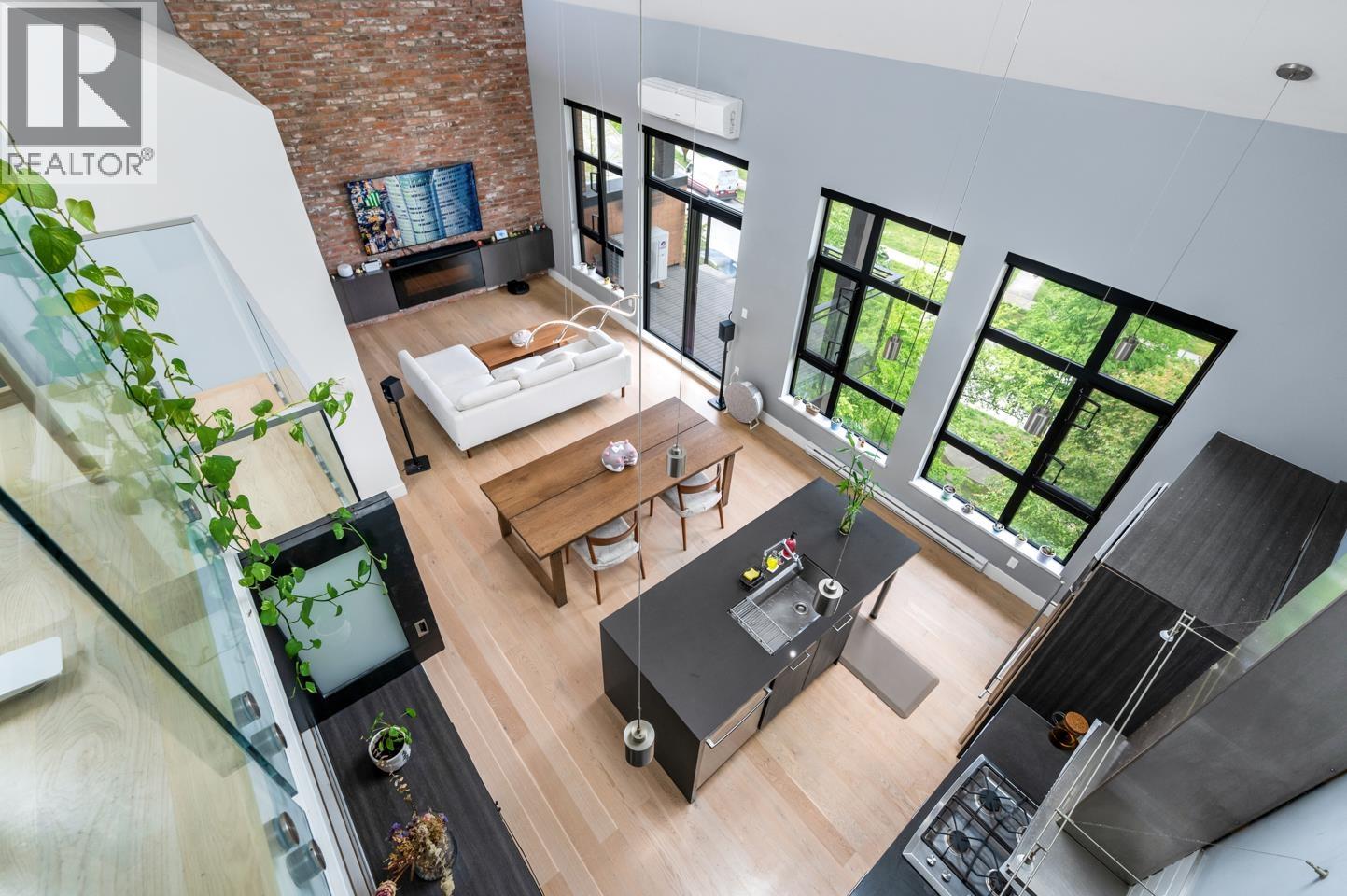 402 220 SALTER STREET, New Westminster, British Columbia