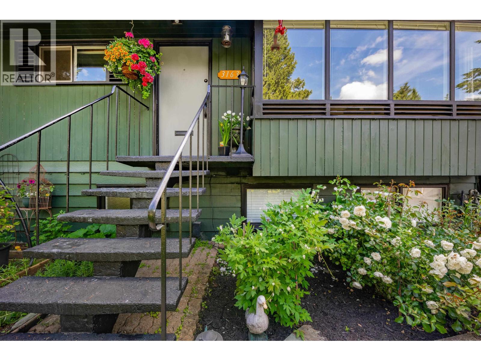 3163 Tennyson Crescent, North Vancouver, British Columbia  V7K 2A9 - Photo 3 - R3061957