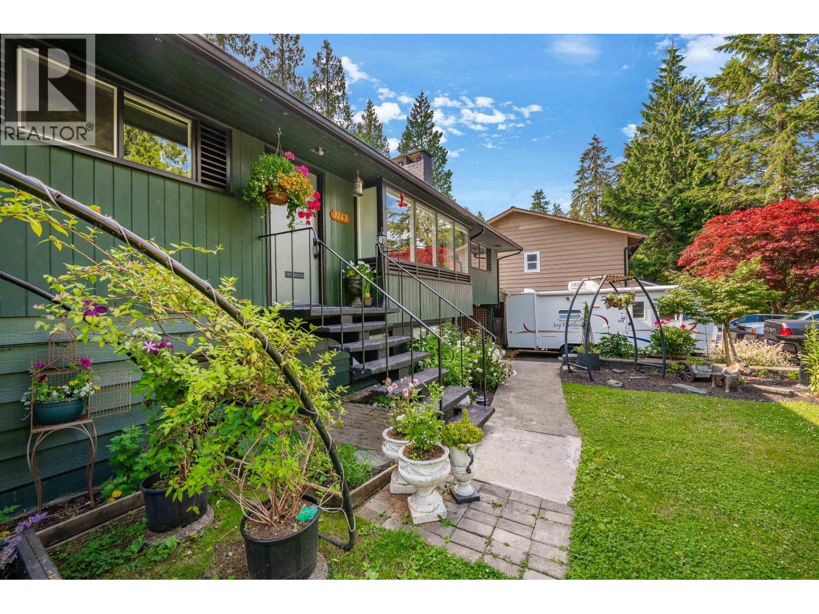 3163 Tennyson Crescent, North Vancouver, British Columbia  V7K 2A9 - Photo 4 - R3061957