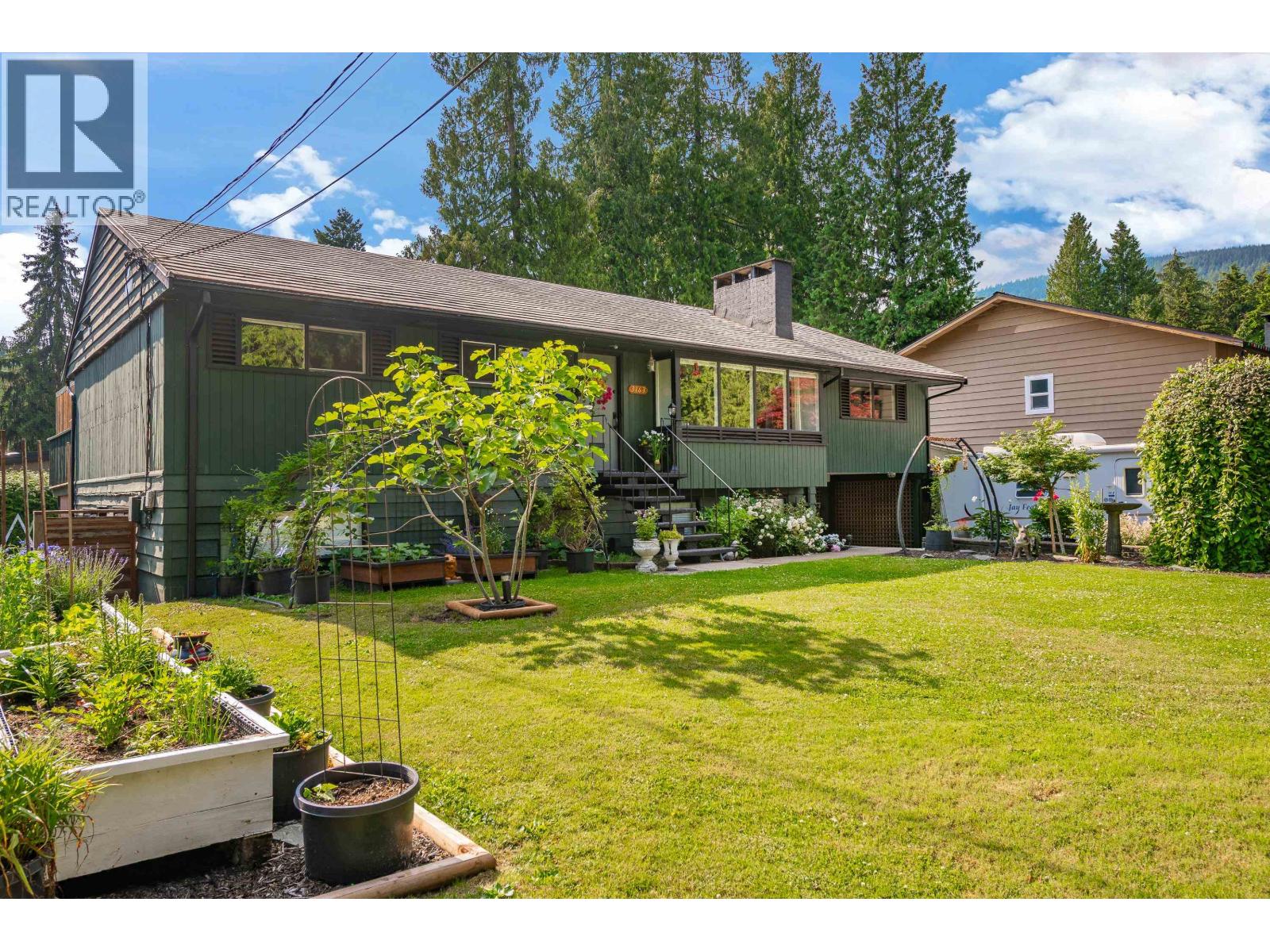 3163 Tennyson Crescent, North Vancouver, British Columbia  V7K 2A9 - Photo 1 - R3061957
