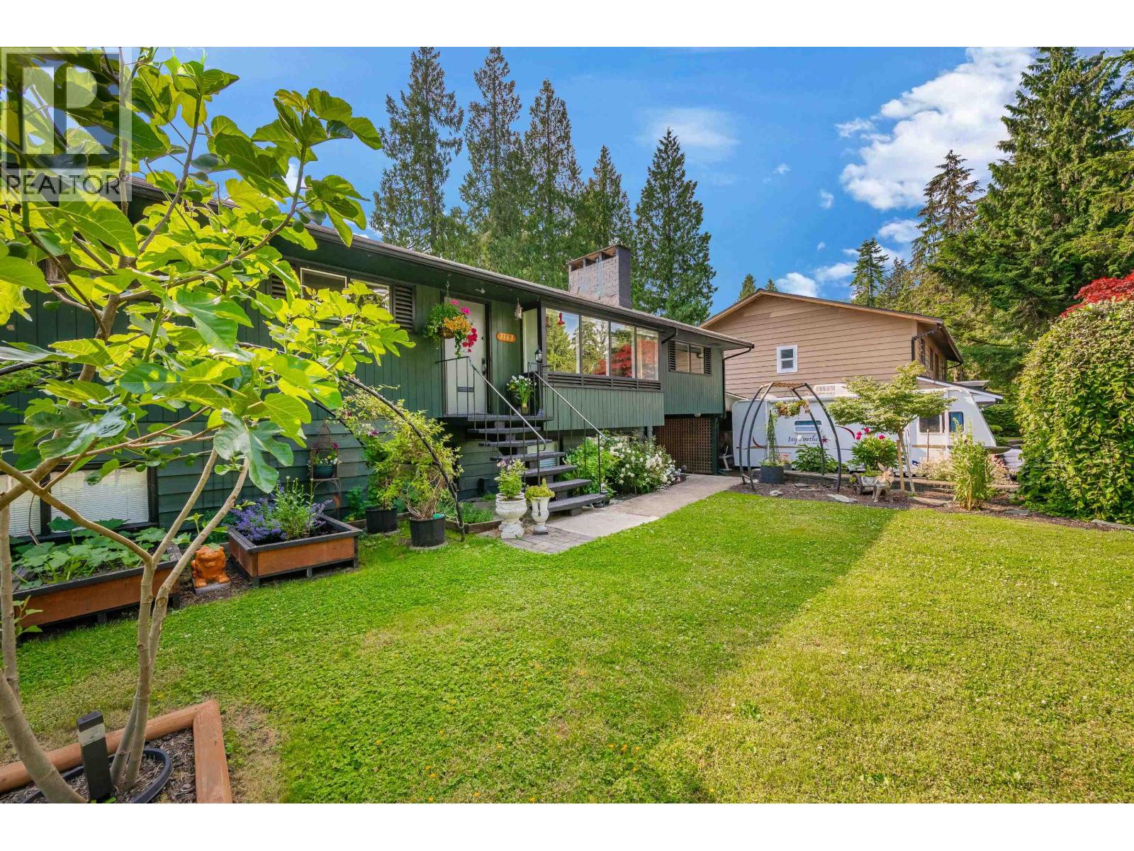 3163 Tennyson Crescent, North Vancouver, British Columbia  V7K 2A9 - Photo 2 - R3061957