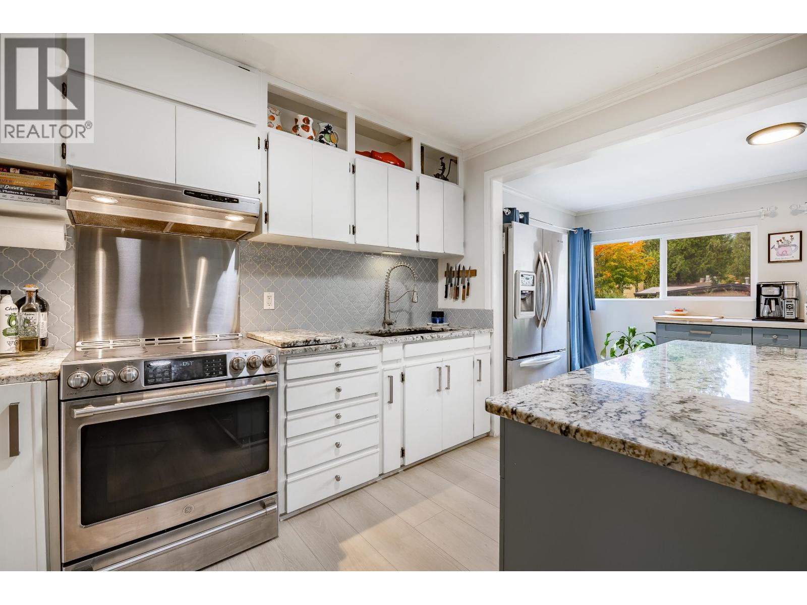 3163 Tennyson Crescent, North Vancouver, British Columbia  V7K 2A9 - Photo 6 - R3061957